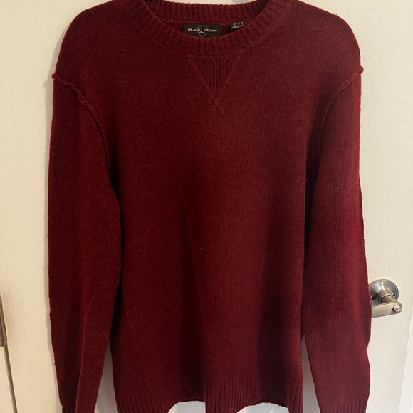 Sweater - Picture 1 of 2